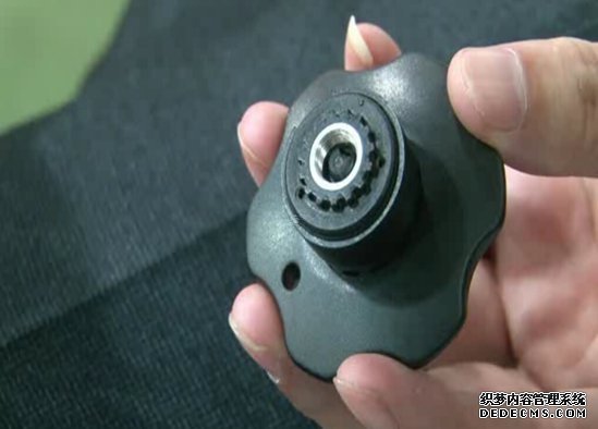 胎压监测更换电池